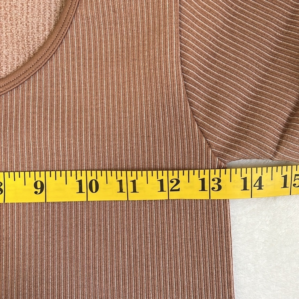 Offline by Aerie Women’s Ribbed Crop Top Size Large - Picture 4 of 6